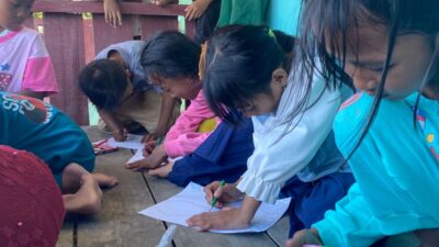 KKN Kreatif Mahasiswa UBP Berikan Literasi Minat Baca di Desa Telukbuyung