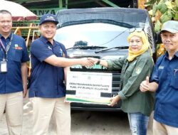 Bantuan CSR Pupuk Kujang Berikan  Mobil Pikap untuk Bank Sampah di Karawang