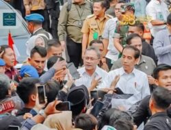 Presiden Jokowi  Datangi Pasar Beras Johar Disambut Ribuan Warga