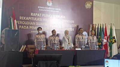KPU Karawang  Gelar Rapat Pleno Terbuka Rekapitulasi Hasil Perhitungan Berjalan Kondusif 