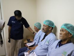 Pupuk Kujang Gelar Operasi Katarak Gratis untuk Masyarakat