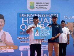 Pupuk Kujang Salurkan Hewan Kurban untuk Masyarakat