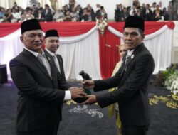 Saepudin Zuhri Dan Oma Miharja Rizki Pegang Palu Sidang Pimpinan DPRD Karawang Sementara