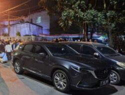 Nah Loh? Ajam Datang ke KPU Karawang Pake Mobil Mazda CX9 Diduga Nunggak Pajak