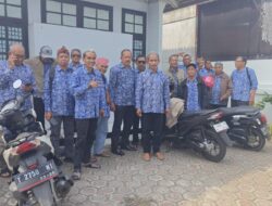Tagih Uang Pensiunan, Ratusan PNS Purnatugas Gerudug Kantor Korpri Karawang