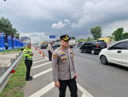 Kapolres Karawang Bersama Pantau Arus Lalu Lintas Di Rest Area 57 Selama Nataru