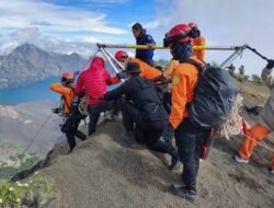 Kisah Haru Tim SAR Rinjani Evakuasi Juliana Marins Pendaki Asal Brazil 