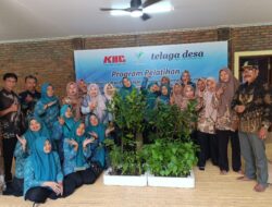 Telaga Desa KIIC dan Kelompok Wanita Tani Desa Sumurgede Adakan Pelatihan Optimalisasi Lahan Pekarangan dan Pembuatan Kompos Cair – Padat