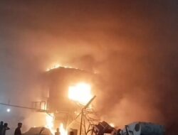 Kebakaran Hebat Melanda Gudang Milik PT Harrosa Darma Nusantara dengan Kerugian Ratusan Juta