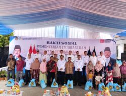 Menteri Imigrasi dan Pemasyarakatan Bagikan Paket Sembako Sebanyak 2000 di Karawang
