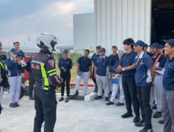 Unit Kamsel Satlantas Polres Karawang Gelar Sosialisasi Safety Riding Kepada Karyawan Swasta