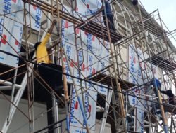 Proyek Rehabilitasi Stadion Singaperbangsa Abaikan K3