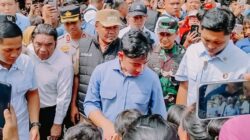 Wapres Gibran Kunjungi Warga Borban Banjir di Karawang 