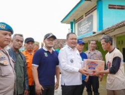 Wabup Karawang Kunjungi Warga dan Ponpes Terdampak Banjir di Pangulah Utara dan Cilamaya