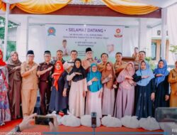 Bupati Karawang,  Aep Syaepuloh Hadiri Bazar Sembako Murah, Ratusan Warga Tunggakjati Sambut Positif