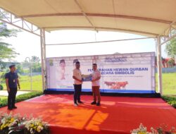 Bank BJB Karawang Serahkan Bantuan Hewan Kurban Untuk Masyakarat Karawang 