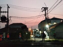Kinerja PLN UP3 Karawang Tangani Gangguan Akibat Kabel Tersambar Kereta Api