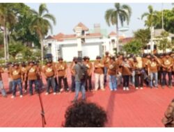Wakil Bupati Maslani Lepas Peserta Jambore Jurnalis Karawang