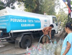 PERUMDAM Tirta Tarum Salurkan 430.000 Liter Air Bersih ke Wilayah Terdampak Kekeringan di Karawang
