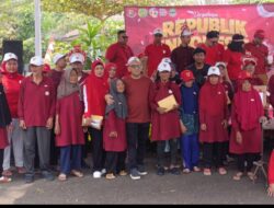 Kejari Karawang Gelar Bakti Sosial dan Panggung Keakraban di HUT RI ke 81